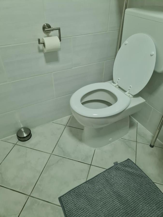 Haupt 3 Hostel Eningen unter Achalm Ngoại thất bức ảnh